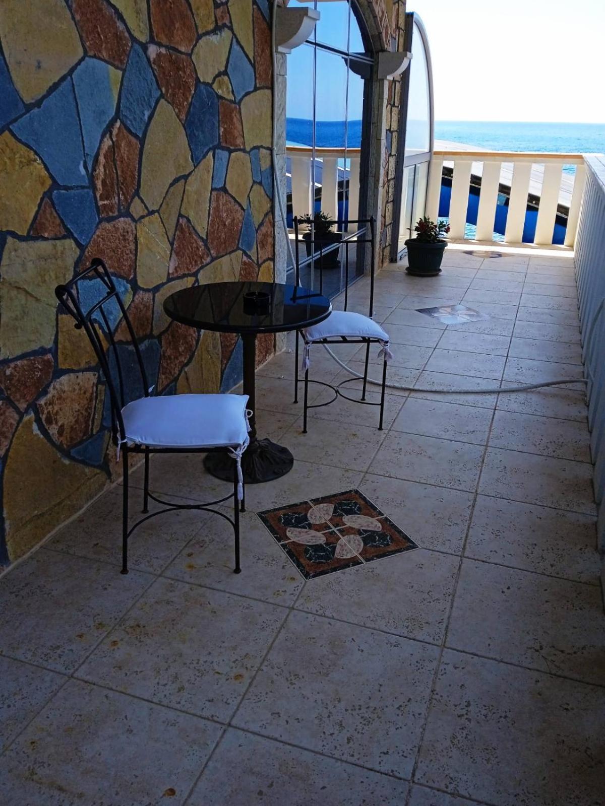 Sunset View Apartments بار الغرفة الصورة